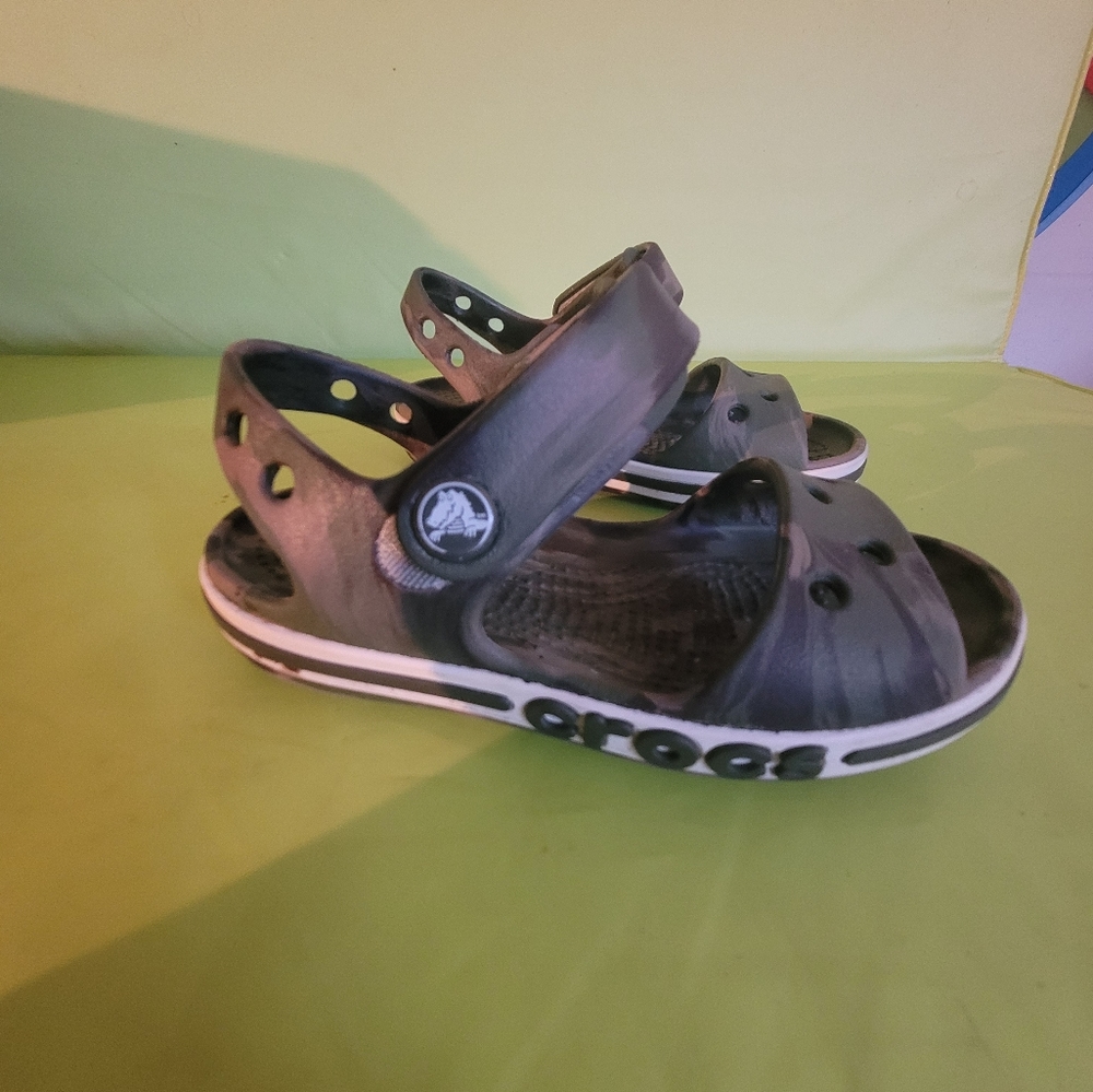 Crocs sandals size 9 toddler
